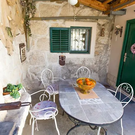 Apartament Antica With Yard & Bbq Split