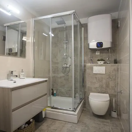 Apartament Antica With Yard & Bbq Split