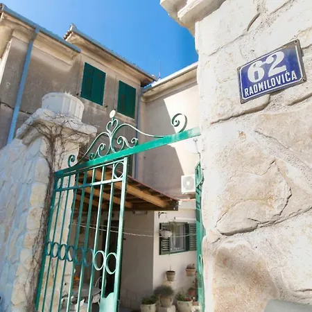 Antica With Yard & Bbq *