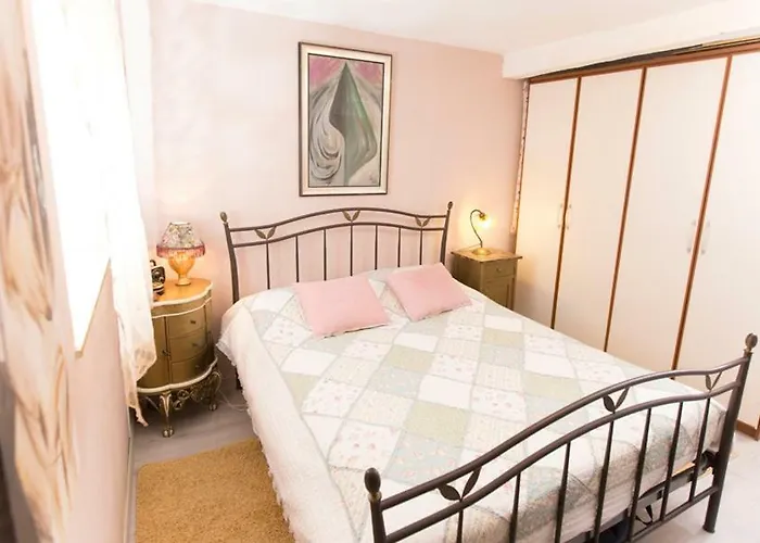 Antica With Yard & Bbq Appartement *